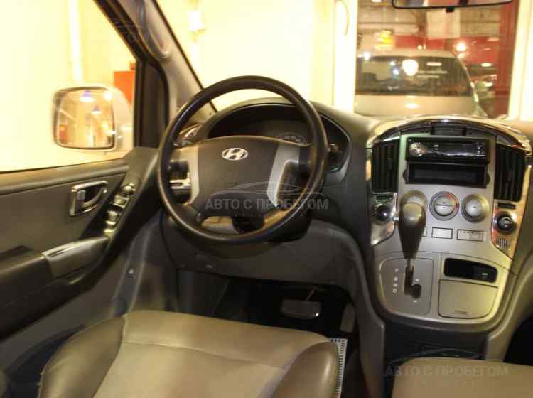 Hyundai Grand Starex I