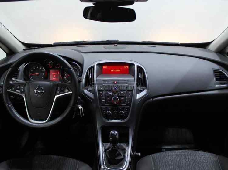 Opel Astra J Рестайлинг