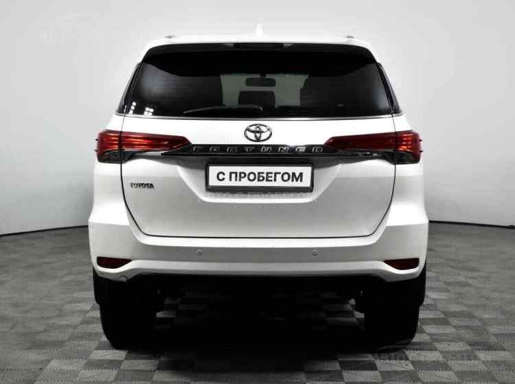 Toyota Fortuner II