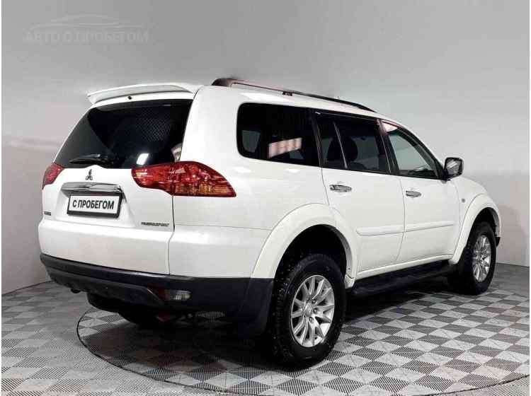 Mitsubishi Pajero Sport II