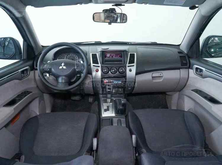 Mitsubishi Pajero Sport II