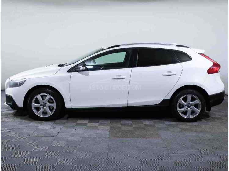 Volvo V40 II