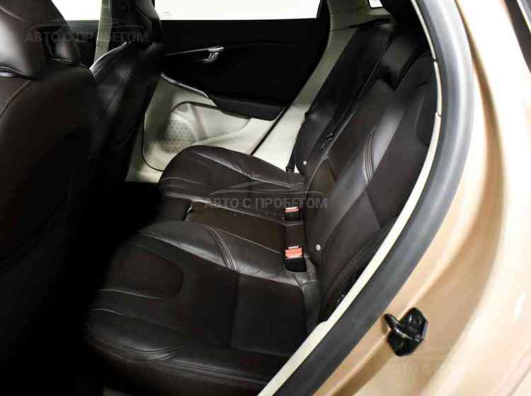 Volvo V40 Cross Country I