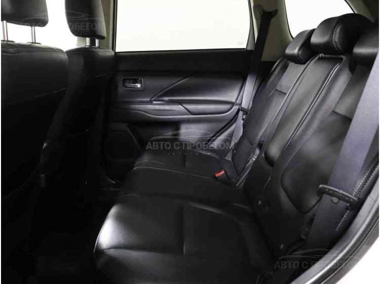 Mitsubishi Outlander III