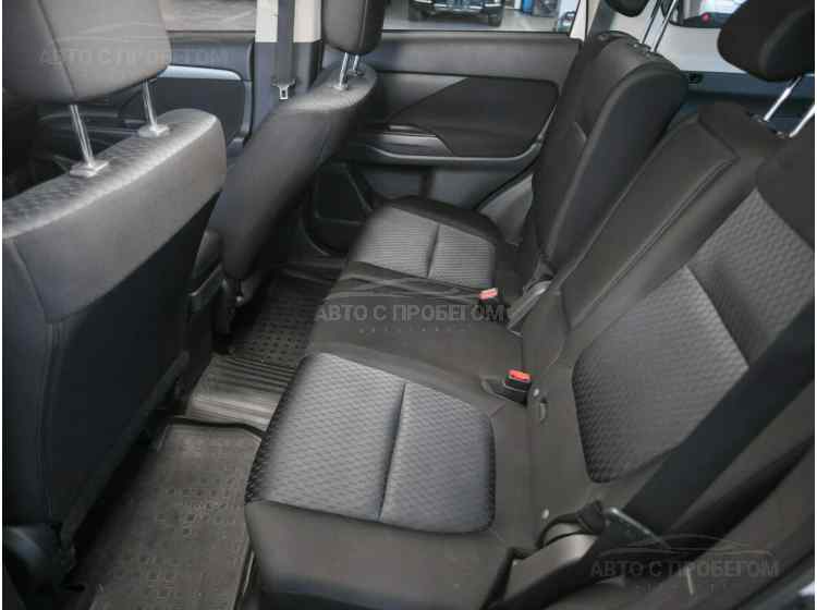 Mitsubishi Outlander III