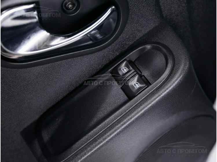 Nissan Terrano III (D10)