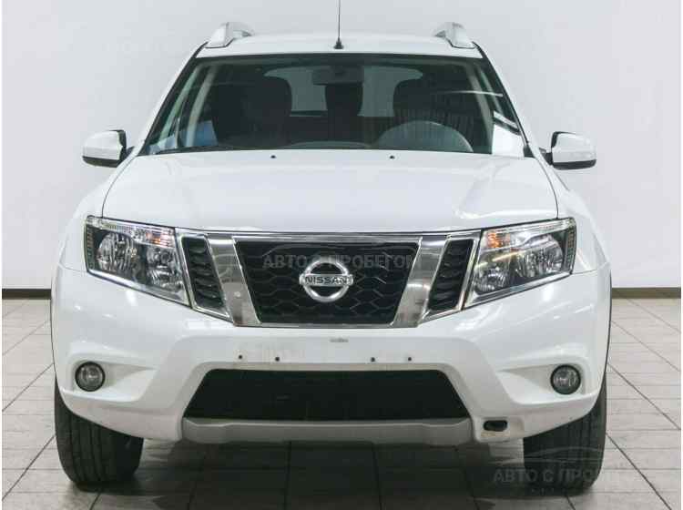 Nissan Terrano III (D10)