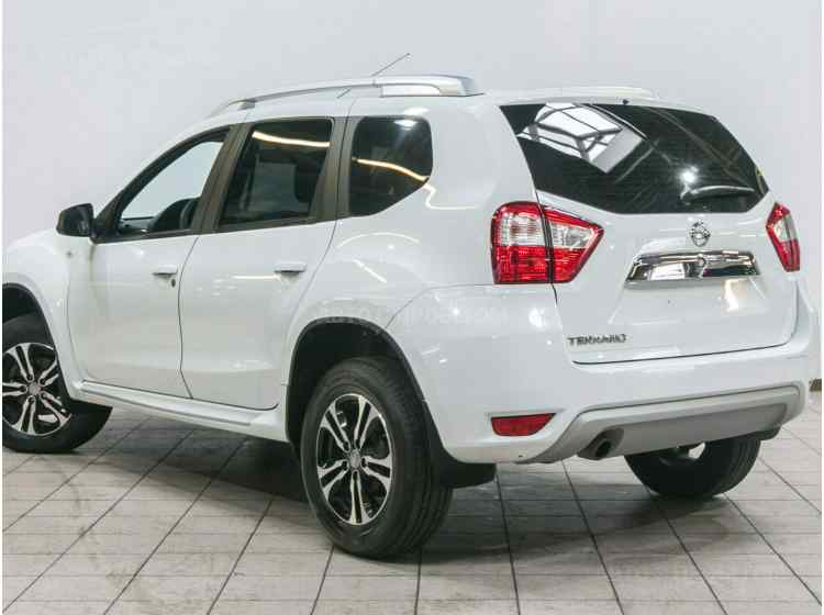 Nissan Terrano III (D10)