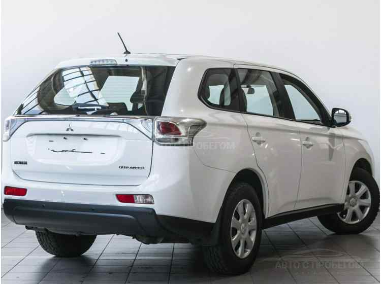 Mitsubishi Outlander III