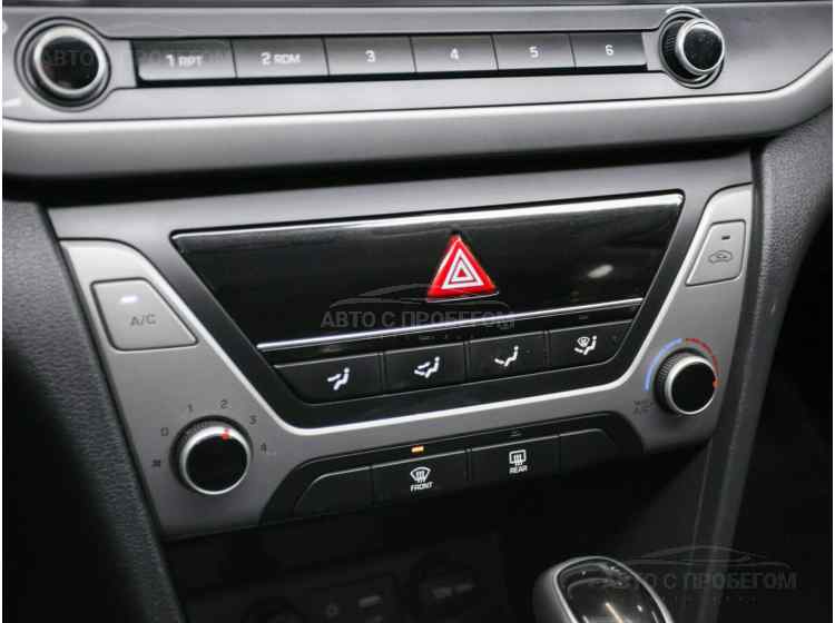 Hyundai Elantra VI (AD)