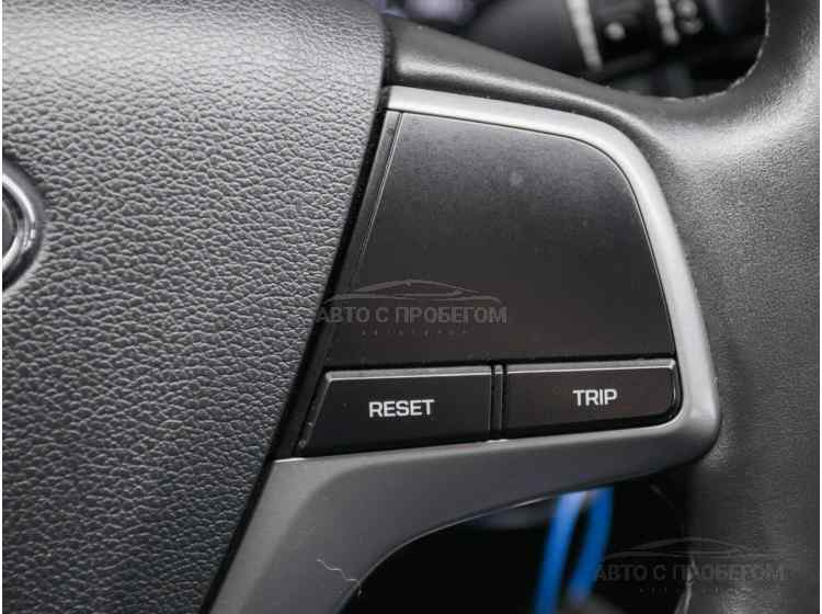 Hyundai Elantra VI (AD)