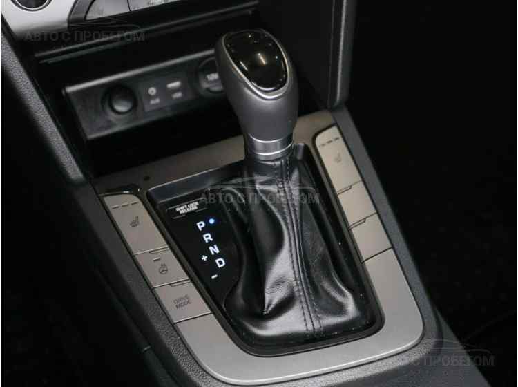 Hyundai Elantra VI (AD)