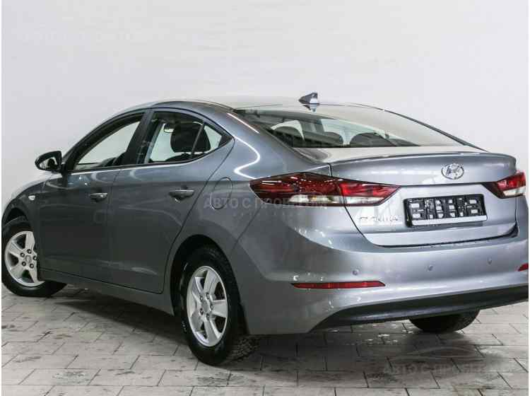 Hyundai Elantra VI (AD)