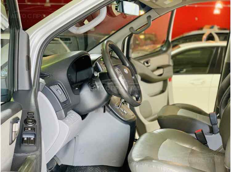 Hyundai Grand Starex I