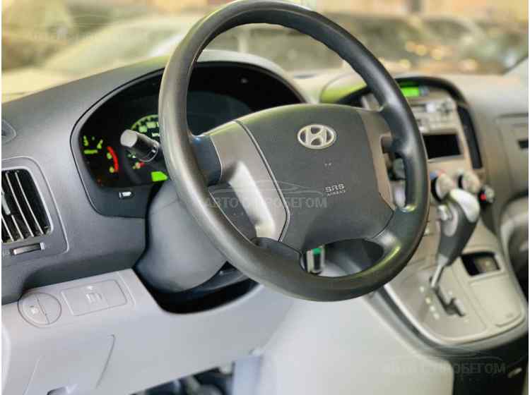 Hyundai Grand Starex I