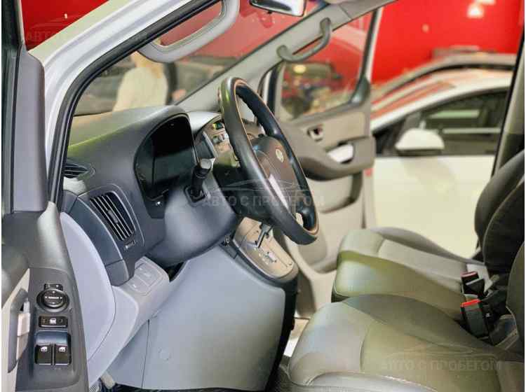 Hyundai Grand Starex I