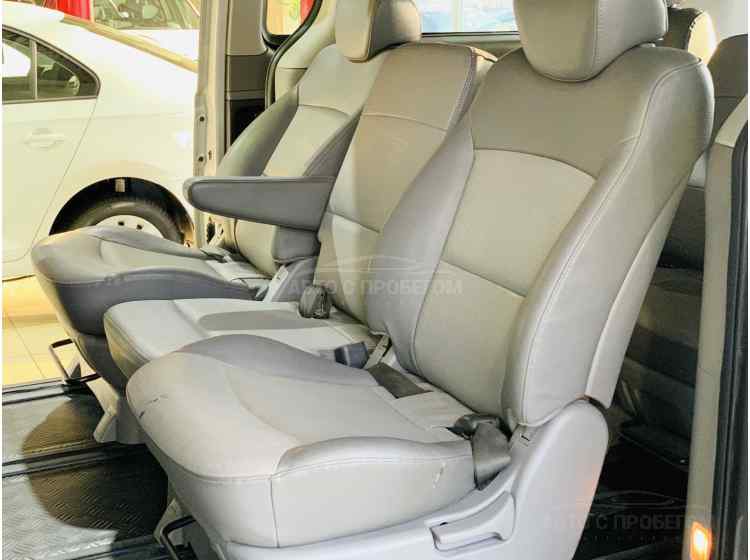 Hyundai Grand Starex I