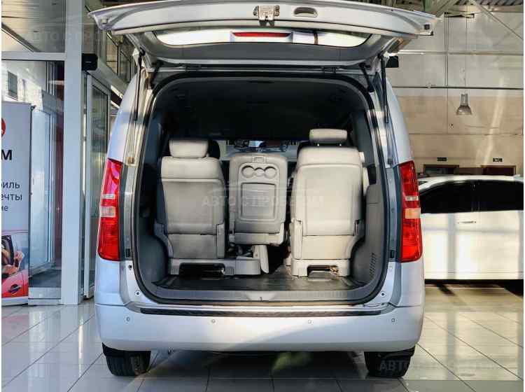 Hyundai Grand Starex I