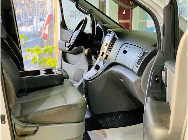 Hyundai Grand Starex I